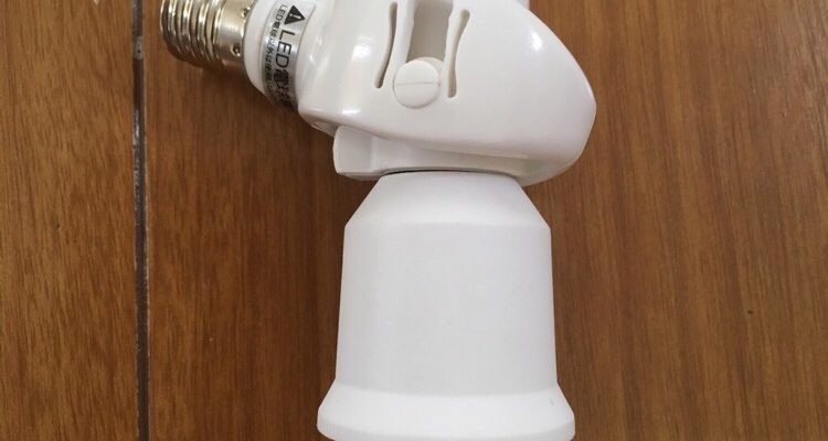 E26口金のスマートled電球をe17に変換できる便利アイテム Philips Hueやikeaライト対応 きむおばブログ