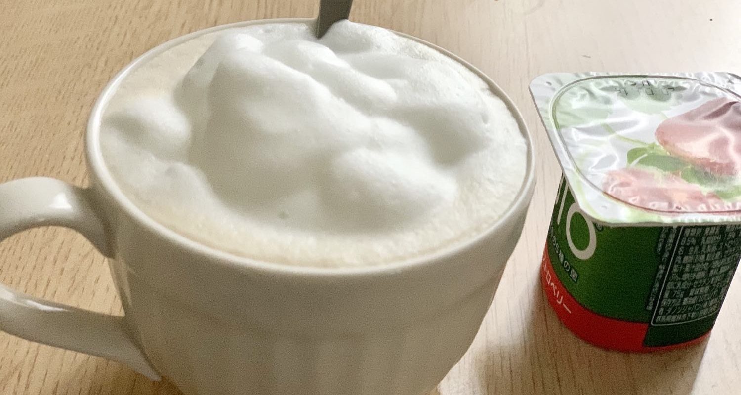 Keenstone ミルクフォーマー ミルク泡立て器で作ったカフェラテ