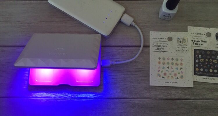 HOMEI コンパクトジェルライトなら、USBケーブルでモバイルバッテリーで使える